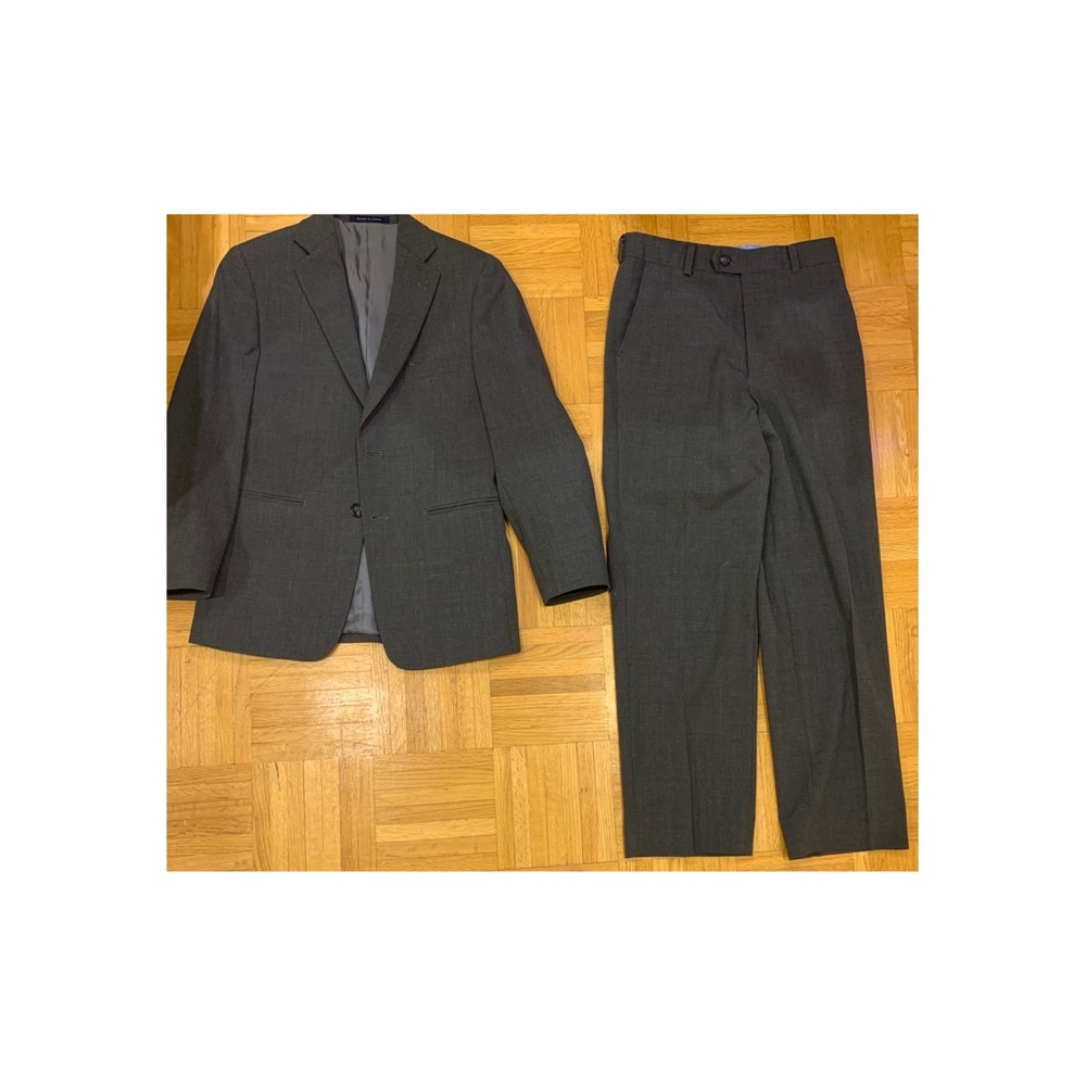 Joseph Abboud grey suit 9-10 kids